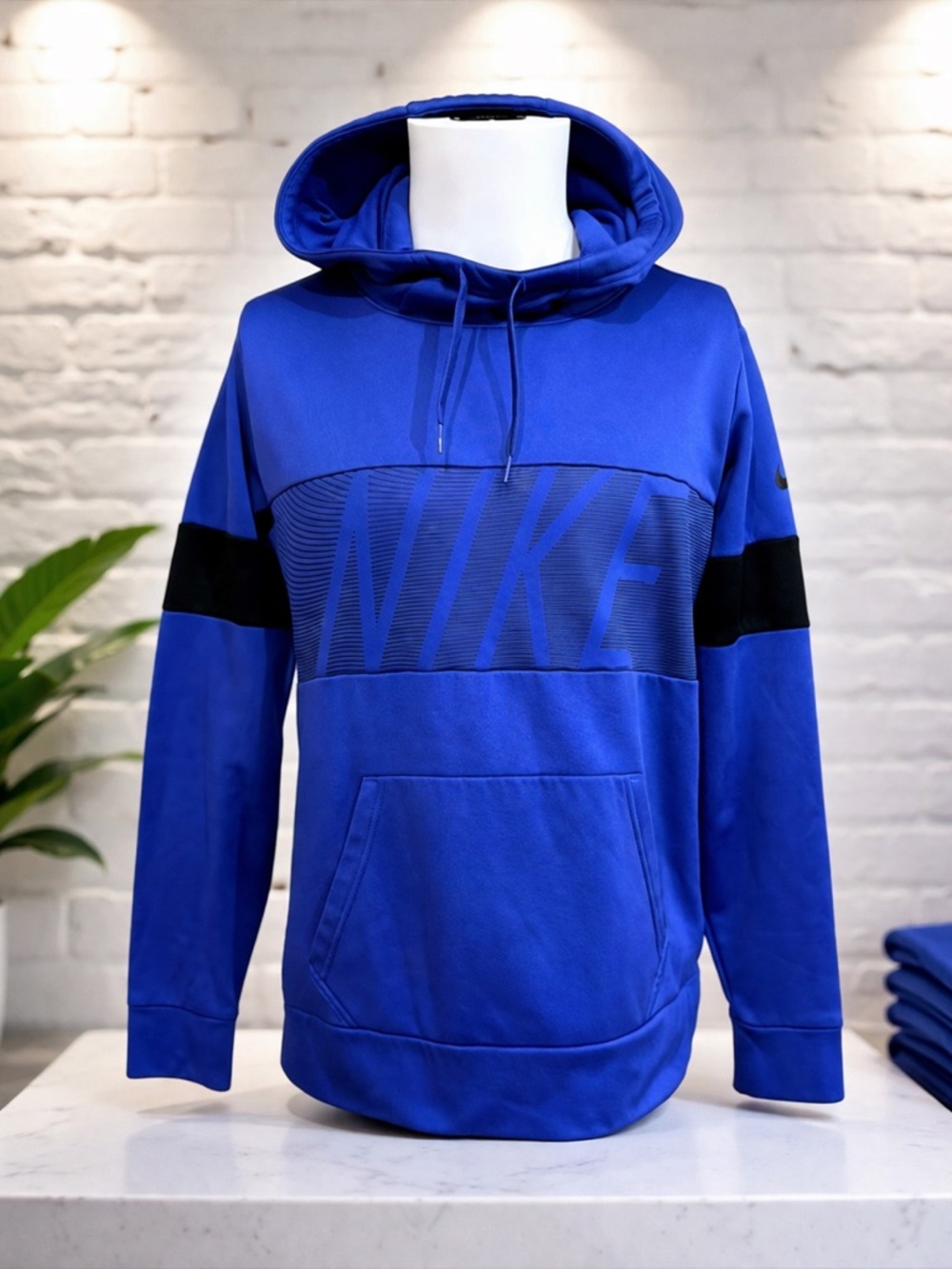 Nike Medium Dri-FIT Hoodie Blue Pullover Athletic Swoosh Sweatshirt Activewear